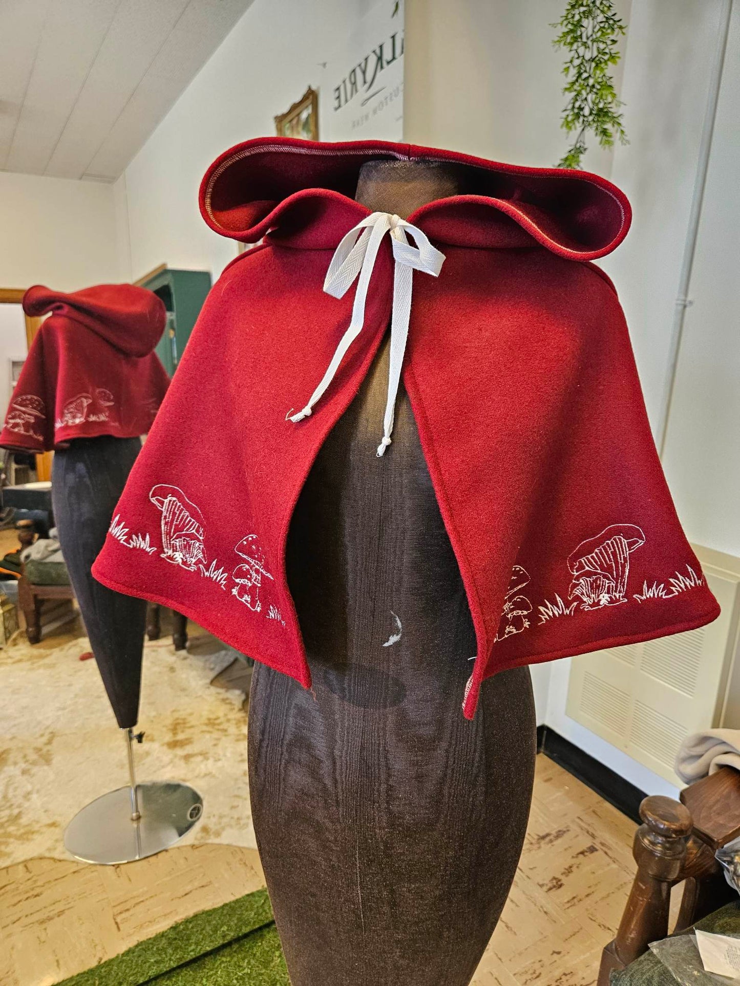 Mushroom Capelet