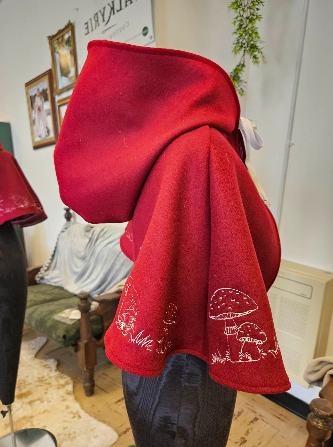 Mushroom Capelet
