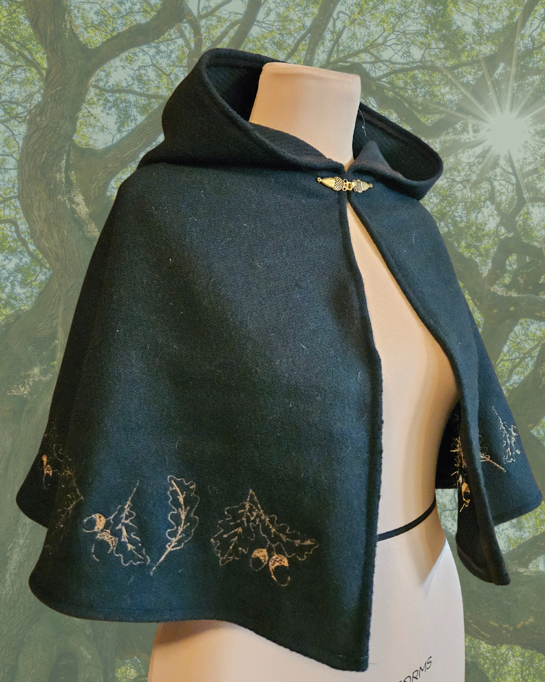 Acorn Capelet