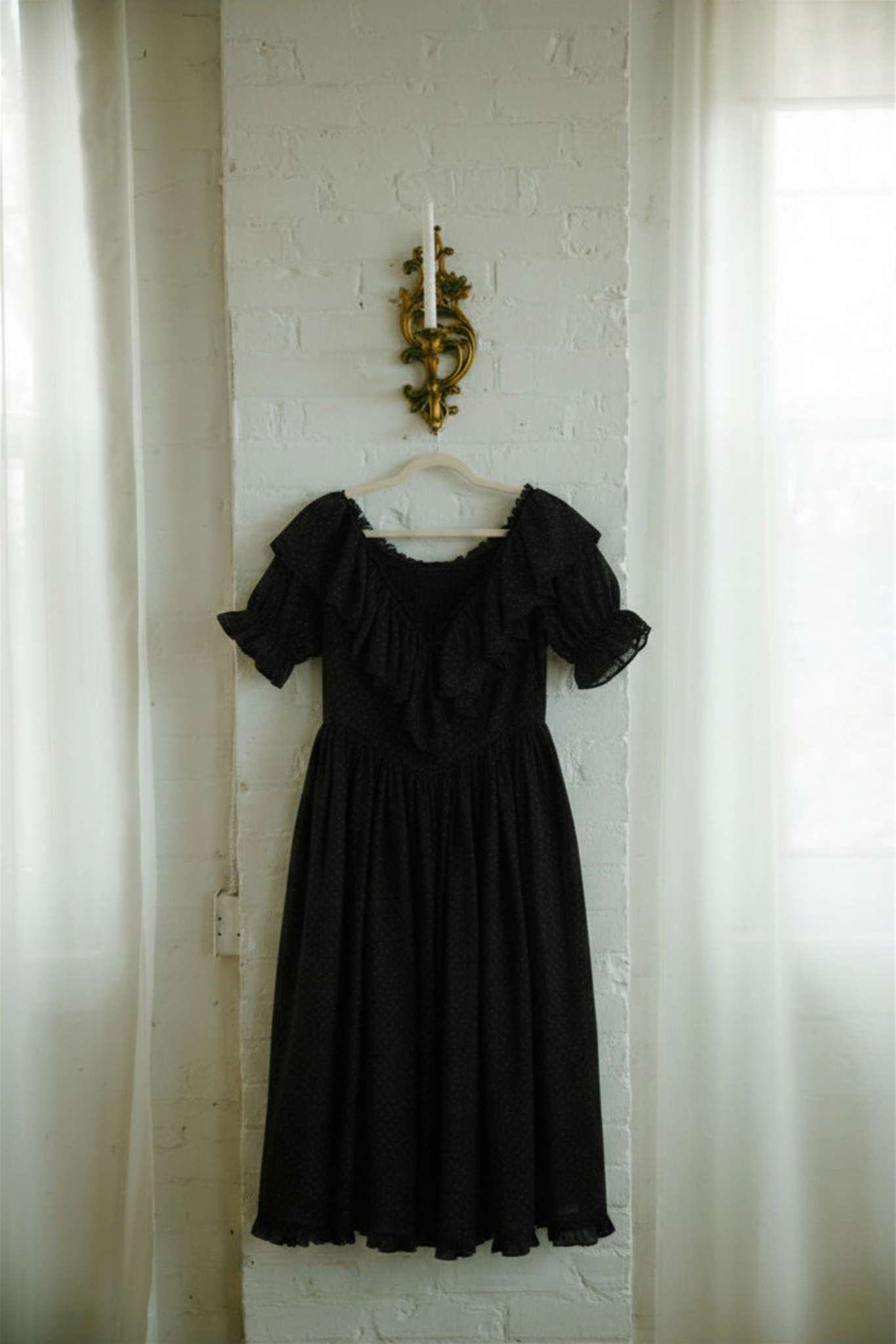 Anne Short Sleeve Obsidian - July Pre-Order