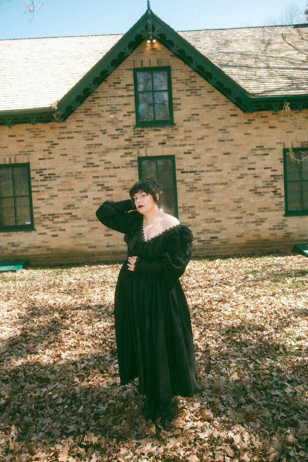 Anne Long Sleeve Obsidian - July Pre-Order