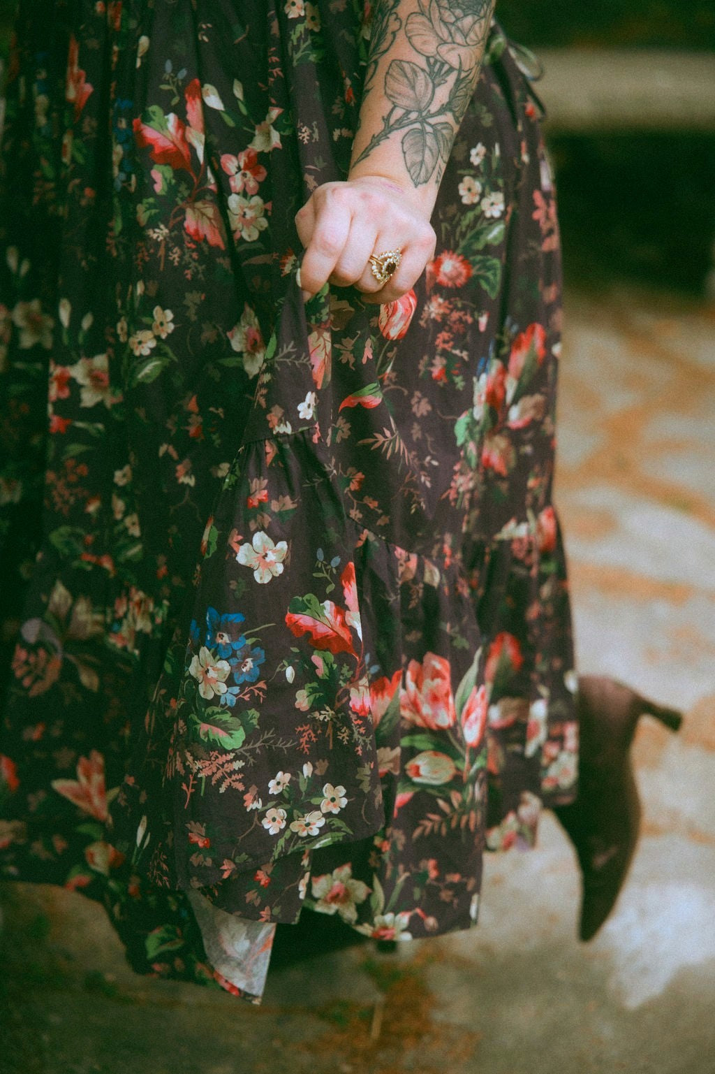 Eira Short Sleeve Dark Floral - July Pre-Order