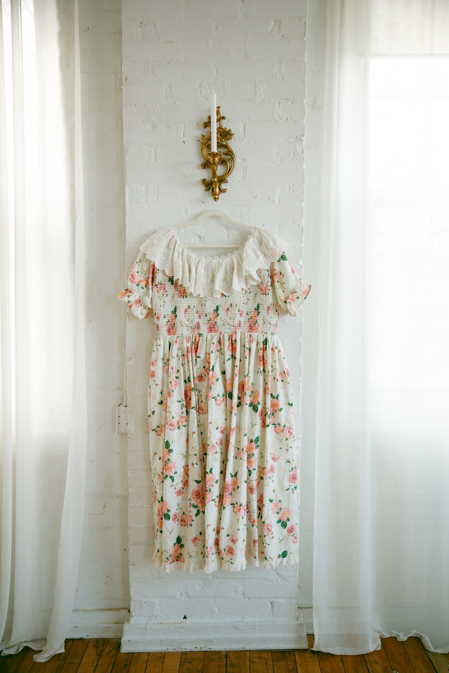 Anne Short Sleeve Cream Floral - July Pre-Order