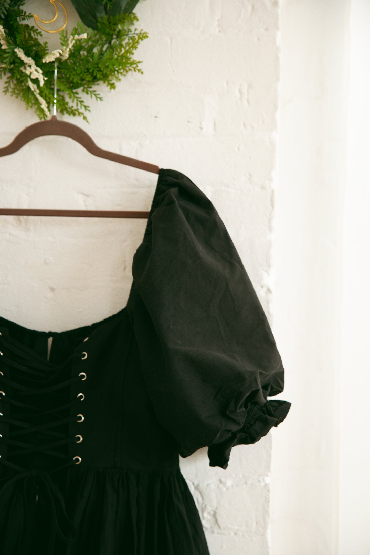 Eira Short Sleeve Obsidian - July Pre-Order
