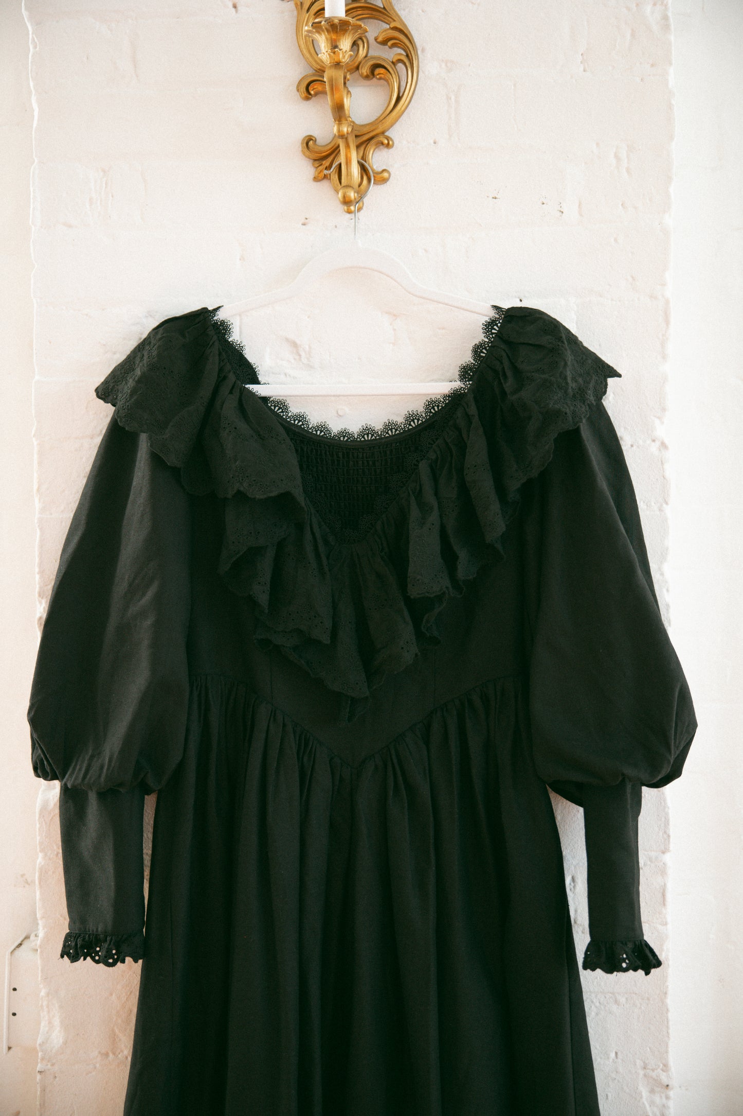 Anne Long Sleeve Obsidian - July Pre-Order