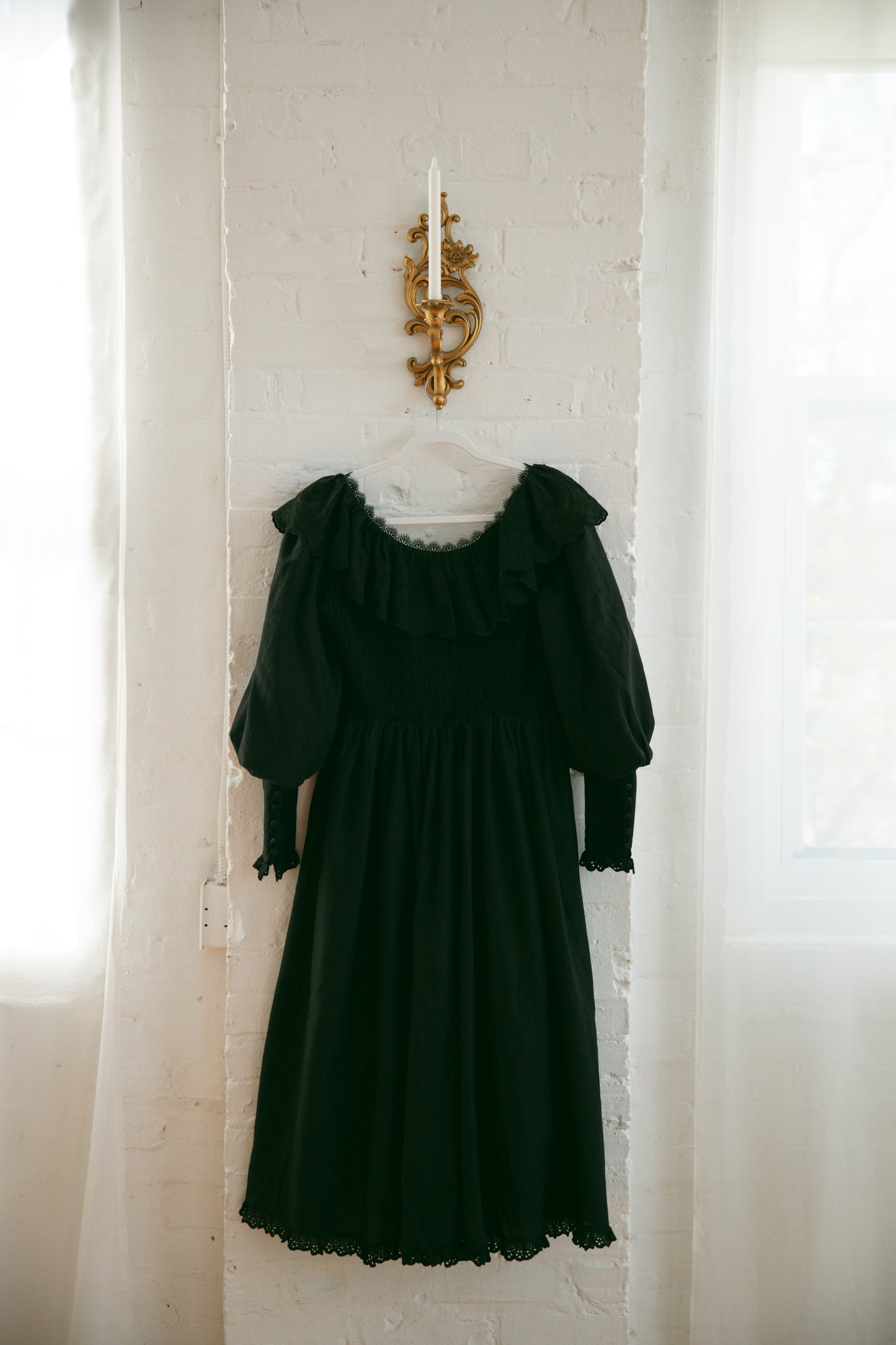 Anne Long Sleeve Obsidian - July Pre-Order