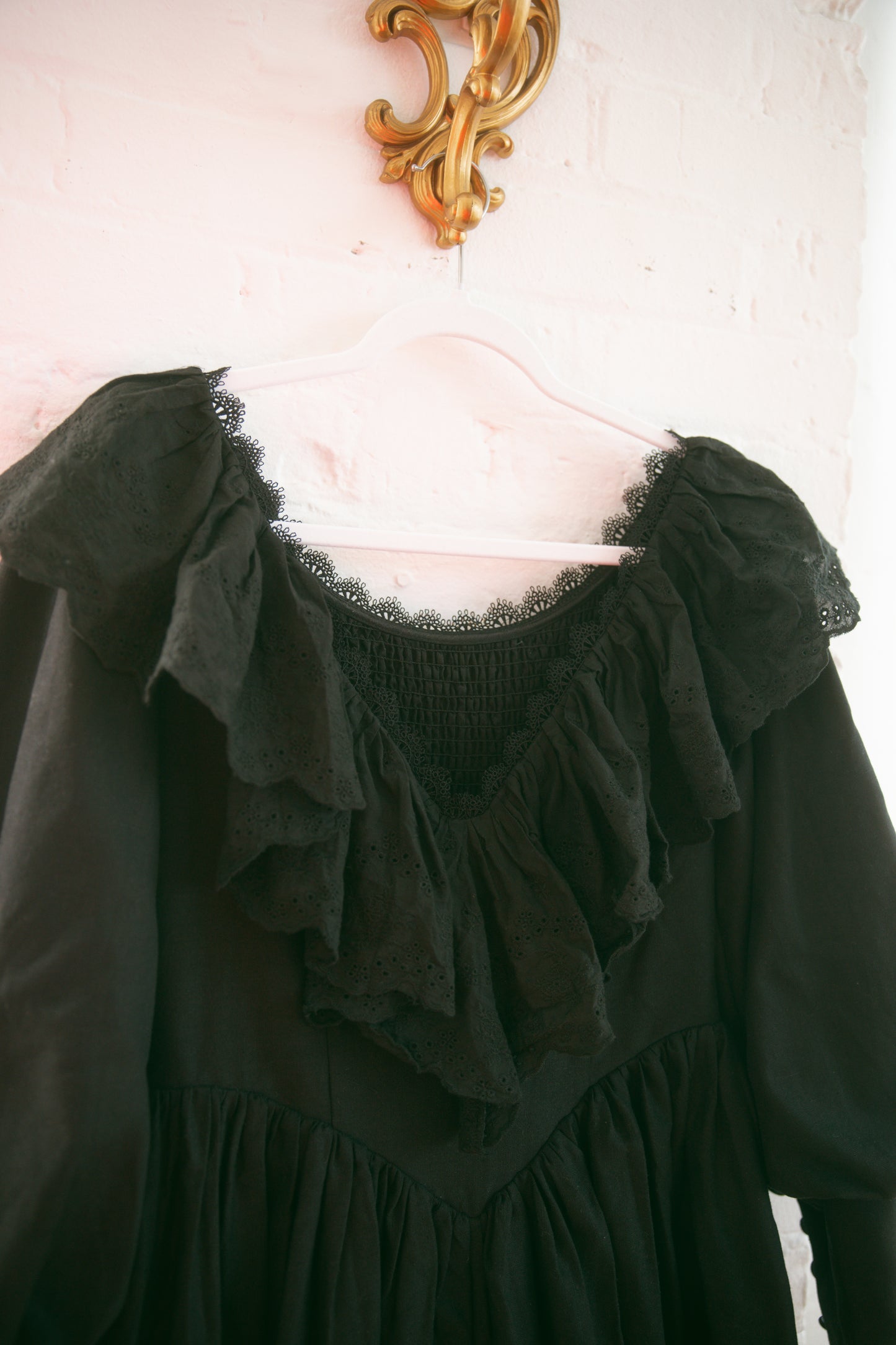 Anne Long Sleeve Obsidian - July Pre-Order